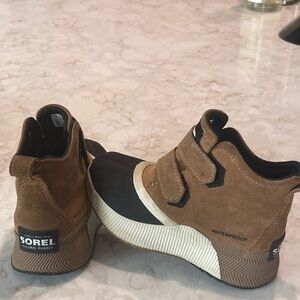 Sorel kids size 11 boot